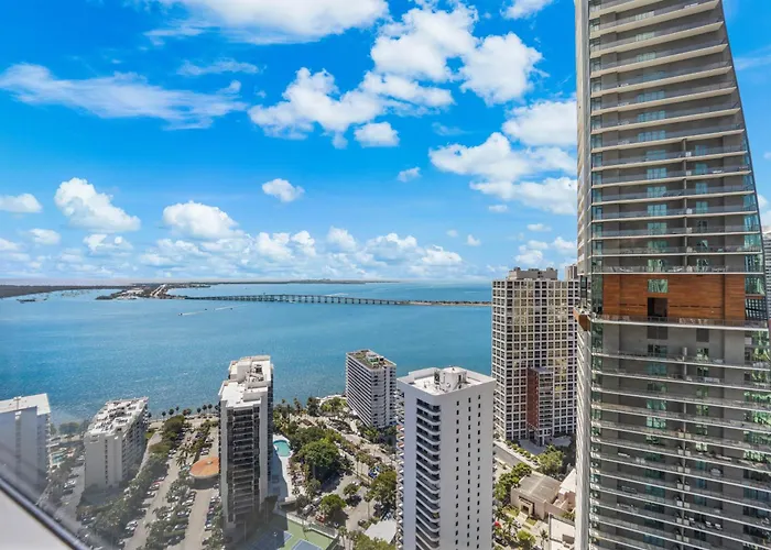 Casiola Apartments In Four Seasons Miami